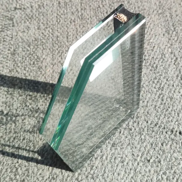 दरवाज़ों और खिड़कियों के लिए इंसुलेटेड ग्लास